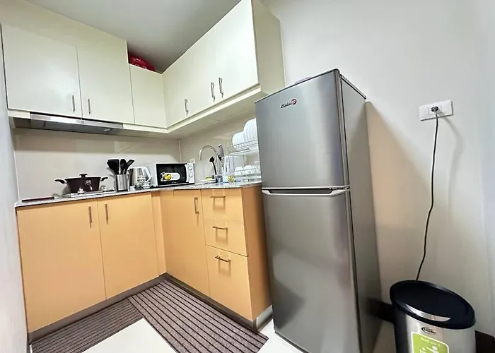 Apartment Executive With Balcony & Malls At Uptown Bgc Manila