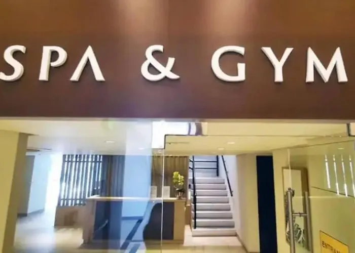 Executive With Balcony & Malls At Uptown Bgc Apartment *