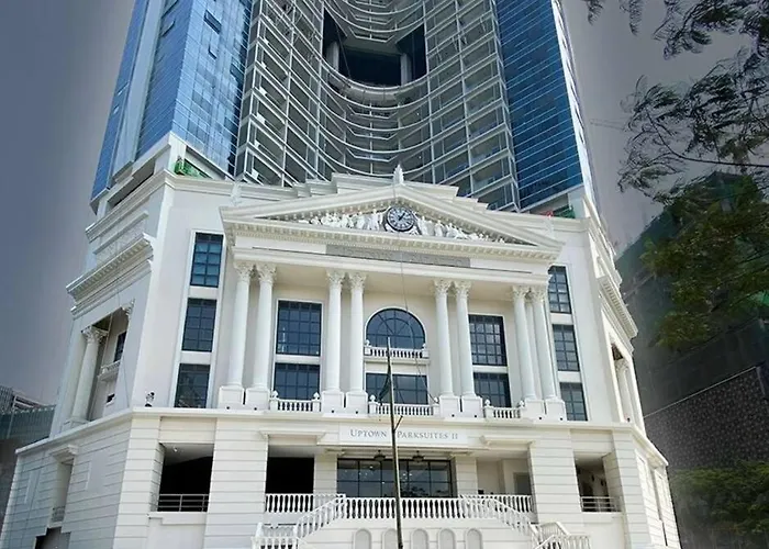 Executive With Balcony & Malls At Uptown Bgc Apartment