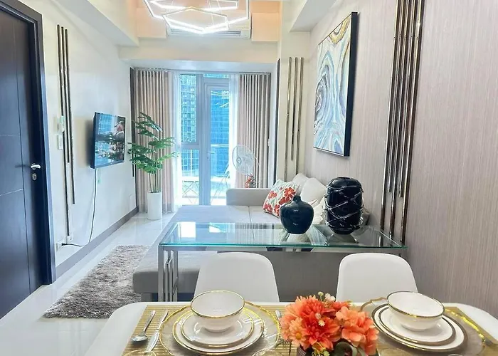 Executive With Balcony & Malls At Uptown Bgc *