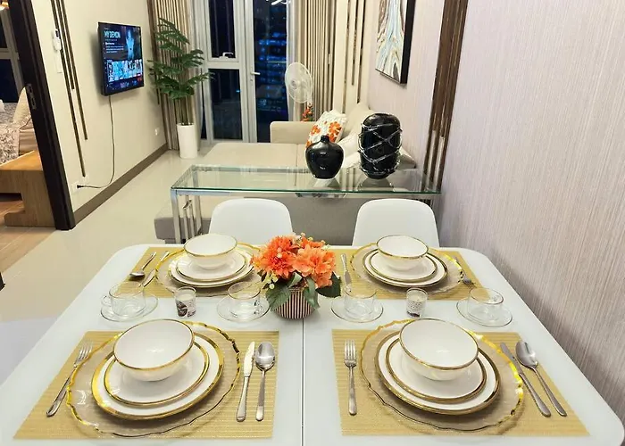 Executive With Balcony & Malls At Uptown Bgc Apartment