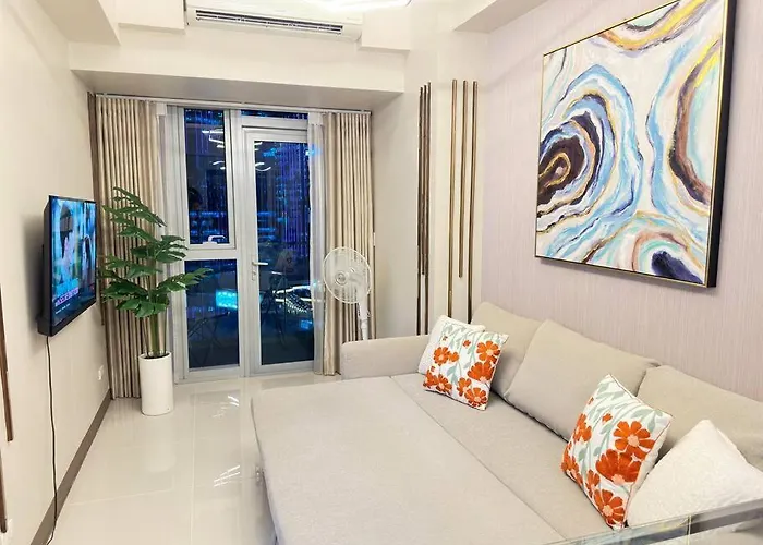 Executive With Balcony & Malls At Uptown Bgc Manila