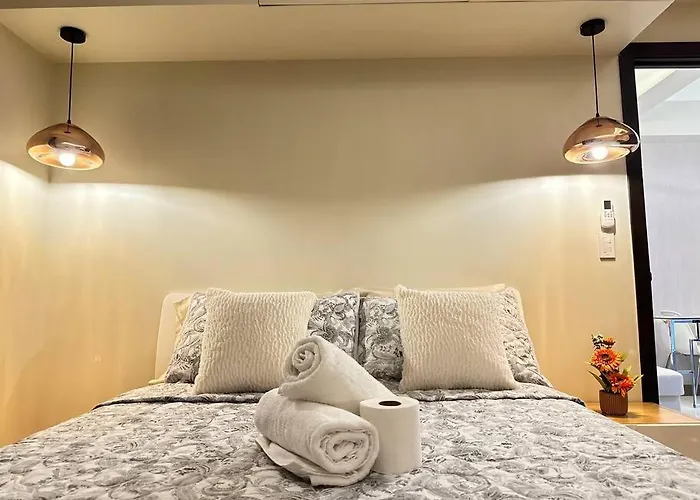 Executive With Balcony & Malls At Uptown Bgc * Manila