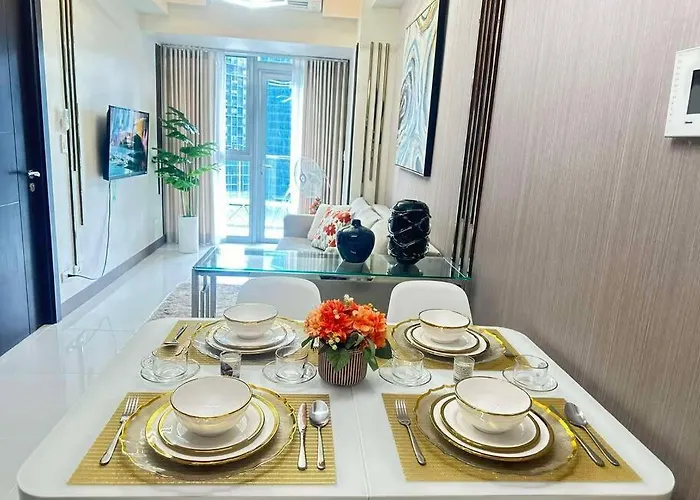 Executive With Balcony & Malls At Uptown Bgc Apartment Manila